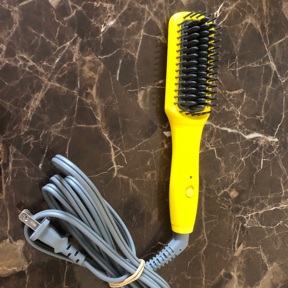 DRYBAR THE BABY CRUSH MINI HEATED STRAIGHTENING BRUSH